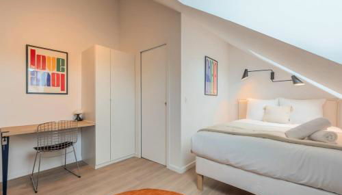 Studio sous les combles côté rue, parking gratuit - Foto 5