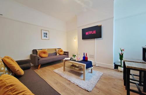 Central Manchester Modern 4 Bed House - free parking - Foto 20