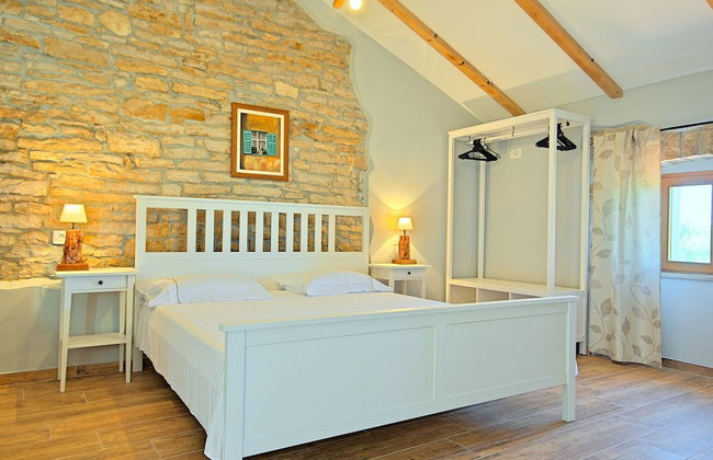 Perfect for Children, Garden With Pool, Playground and Walk in Whirlpool - Foto 19