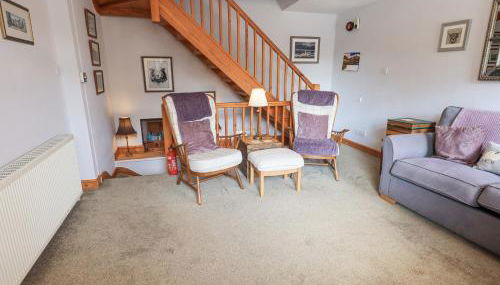 The Mounting Steps - Photo 3