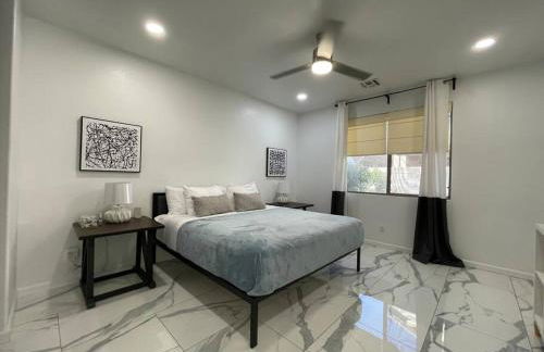 Gorgeous Abode 3 Bedrooms Hide-out in Mesa - Photo 40