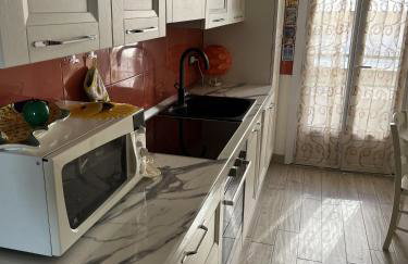 Grand F2 60mq centre Antibes, proche plages, commerces, 2 balcons, parking, train, bus, deco vintage, pet friendly - Foto 25