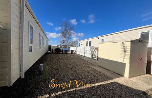 Tattershall Lakes Sunset View Caravan Lakeside, Hot Tub, Garden, Private Fishing Peg & WiFi - Foto 27