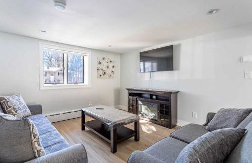 The Woodland Escape Pool Table Fire Pit 4 BD - Foto 16