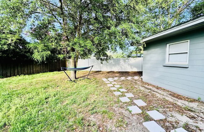 Tranquil Retreat King Bed Office Patio - Foto 16