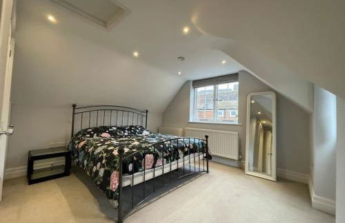 Charming & Cosy Town Centre Home with Parking - Foto 4