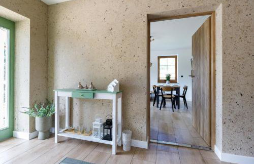 Green Door - Photo 5