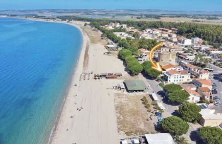 Villa Ray - Front row beachfront with garden - Foto 40