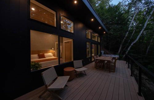 Cozy Luxury Cabin w Hot Tub, Fire Pit, King Bed - Foto 58