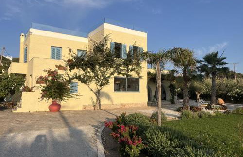 Villa Loretta with pool, jacuzzi and garden - Photo 33