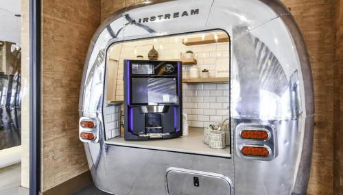 Posh 2BR Retreat Gym Prkng and Scenic Rooftop - Photo 4