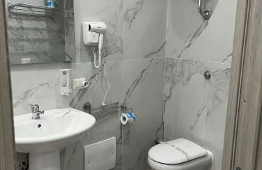 Dimora di Antonietta Room - near Train Station & Wi-Fi - Foto 18