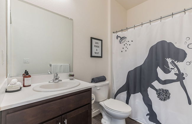 Modern Apartment With Upgraded Amenities Near CSU - Foto 22