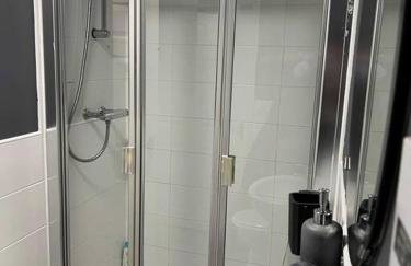 Large 4 Bedroom 3 Bathroom Town House with Secure Parking by Amazing Spaces Relocations Ltd - Foto 26