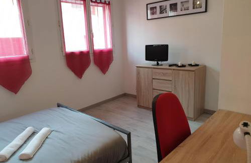 T1 Bis centre villeTarbes (logement entier) - Photo 1
