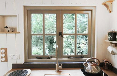 Hut at Nettle and Dock - Foto 29