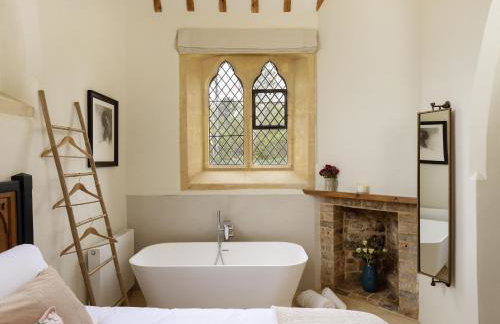 The Old Mission Church - Photo 21