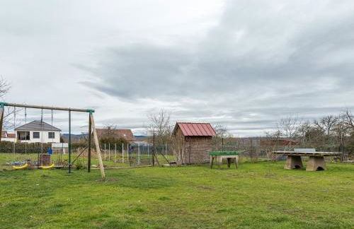 Renovated village house with enclosed garden - Foto 33