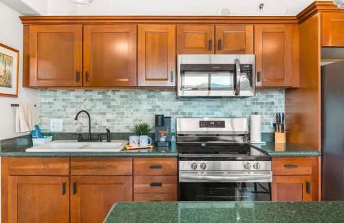 Mountain View Condo with King or Queen Bed and Parking - Photo 70