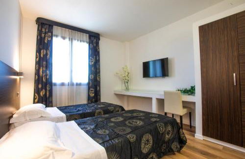 Matrix Hotel & Residence - Photo 4