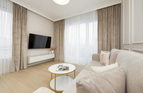 Stylish Apartment with Balcony 7th Floor by Noclegi Renters - Foto 4