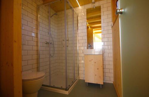 Lushna 1 Mezzanine at Lee Wick Farm Cottages & Glamping - Foto 12