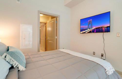 Convenient Apartment Near Major Sights - Photo 12