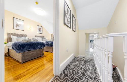 Lovely 4-BR Home In Leyton - Sleeps 14, Near Tube, Arcade, 100inchTV - Foto 13