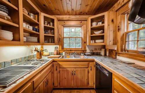 Green Mountain base camp for year-round adventure! - Photo 25