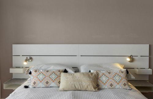 Seaside Rendezvous - Sleeps 7, Sea Views & Parking - Foto 33