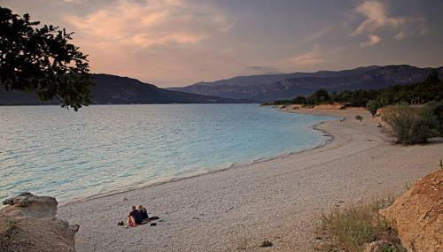 Camping prés des Gorges du Verdon et Du Lac De Ste Croix 04500 Tout Equipé Confort Calme Lavande - Foto 3