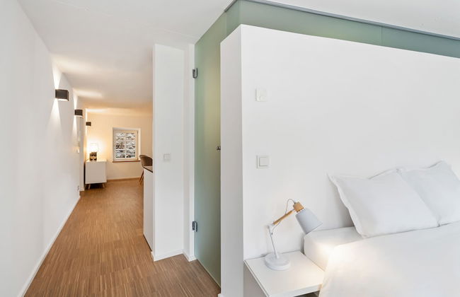 Modern Apt Old Town w Panoramic View ID4 - Photo 2