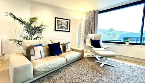 Sea View Ultra Modern 2 bedroom Apartment - 1 Min Walk to the Best Beach! - Great Location - FREE Parking - Fast WiFi - Smart TV - sleeps up to 4! Close to Purbeck, Corfe Castle, Sandbanks, Poole & Bournemouth - Foto 5