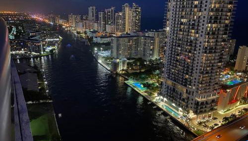 Studio BeachWalk, Ocean Breeze & 2 Full Beds - Foto 2