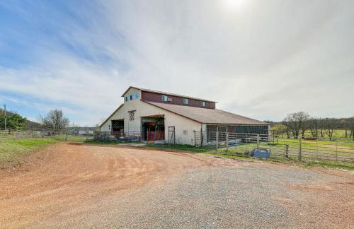 Pet-Friendly Purdy Home with Horse Stables and Trails! - Foto 2
