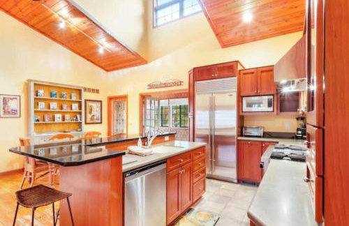 Secluded cabin on 10 acres - hot tub & game room! - Foto 35