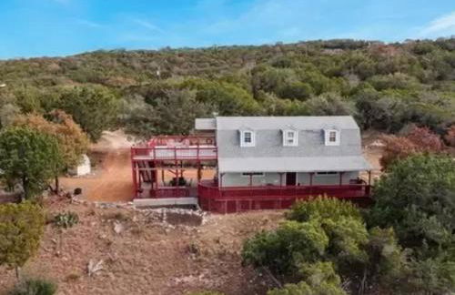 Entire 2br 2ba hilltop view home Sleeps 8 pets 4 acres Jacuzzi Central AC Kingbeds Office Free WiFi Parking Full Kitchen Refrigerator Washer Dryer Furnished Three 3 Large Sunset Dining Patios Grill Stovetop Oven Hiking Wildlife Firepit Quiet very Secluded - Foto 2