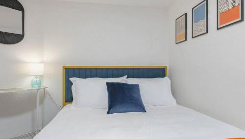 Magnolia Family Yurt Cabin - Hot Tub Loft Full Kitchen & Bath - Foto 5