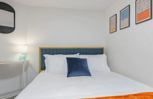 Magnolia Family Yurt Cabin - Hot Tub Loft Full Kitchen & Bath - Foto 5