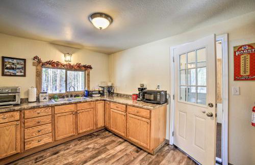 Sunroom, Deck and Grills Marquette Cottage! - Foto 12