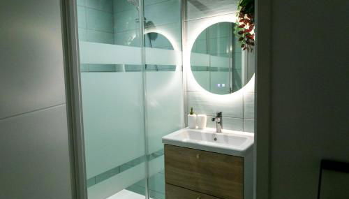 Bali Serenity Balnéo et lit rond - Foto 5, Shower