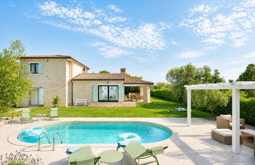 Private 9000qm Estate Villa with Pool and Yacuzzi and Sauna absolute Privacy near Fazana - Foto 2