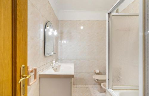 WHome Perfect Family Hideout Residence w/AC & 4BR + 5BA - Foto 28