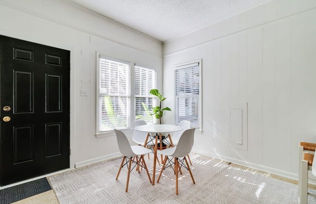 Corporate Comfort in Freetown - Port Rico Spacious Homes for Work Crews - Photo 23