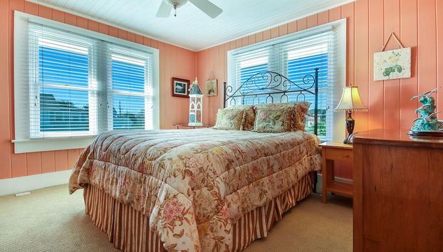 Rustic Ocean Front Cottage by RedAwning - Foto 4, Habitación