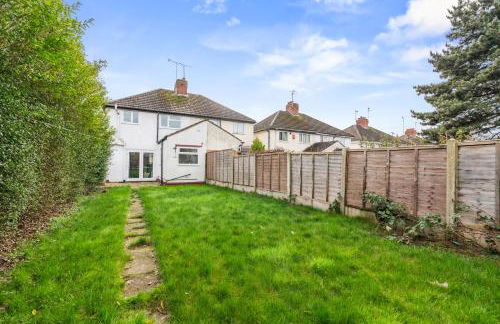 Centrally Located 4BR House By Hyped Properties Short Term Rental Agency With Free Parking Wolverhampton - Foto 54