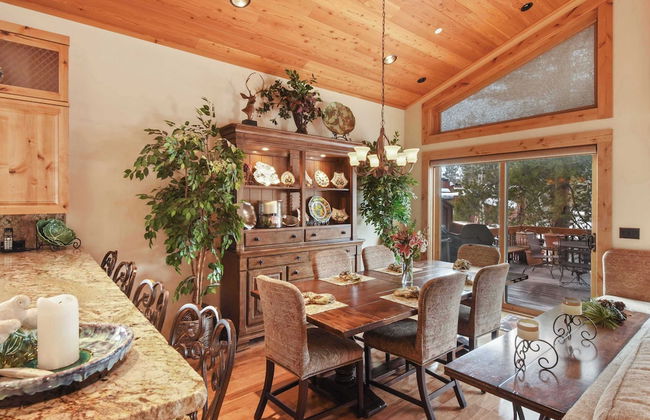 Wulf's Lodge at Olympic Valley Unwind in Hot Tub! - Photo 21