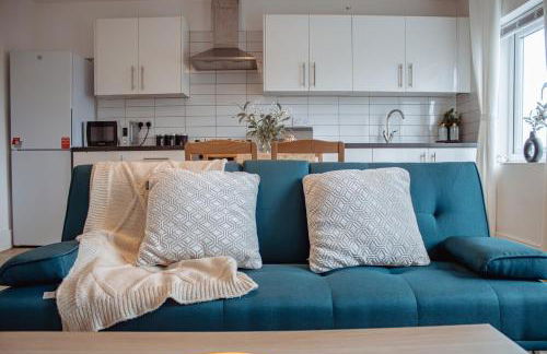 Spacious & Modern 8-Bed Home - Sleeps 13 - Parking - Foto 41