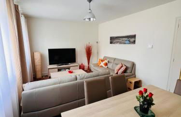 Les Mazades à 10 min de Périgueux avec piscine chauffée, meublé de tourisme classé 3 étoiles - Foto 10