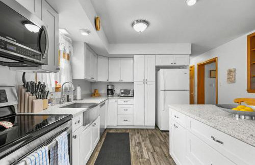 Charming Harwich Home—Relax Explore Cape Cod - Photo 14